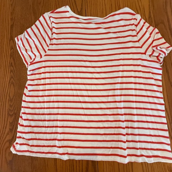 Old Navy Red and White Striped T-Shirt - Picture 3 of 4